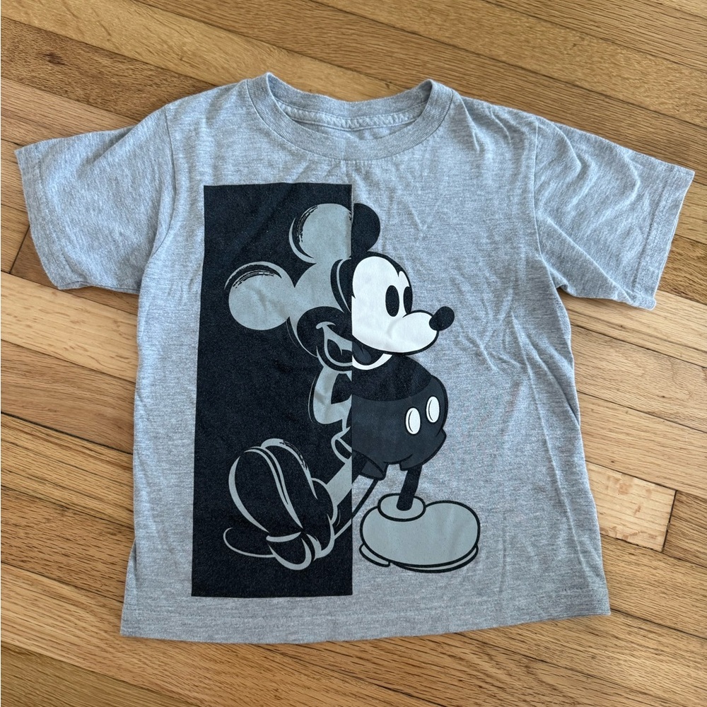 Disney Gray Black & White Classic Mickey Mouse Boys Youth XS T-Shirt